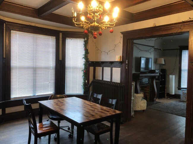 2863 N Downer Ave in Milwaukee, WI - Building Photo - Building Photo