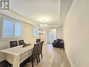 48 Duxbury Rd in Brampton, ON - Building Photo - Building Photo