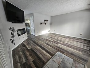 281 Cross Country Dr S in Westerville, OH - Foto de edificio - Building Photo
