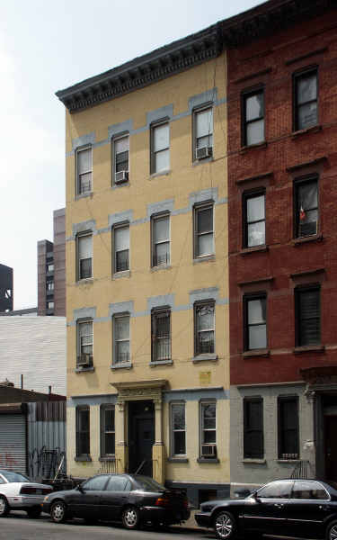 11 Humboldt St in Brooklyn, NY - Building Photo