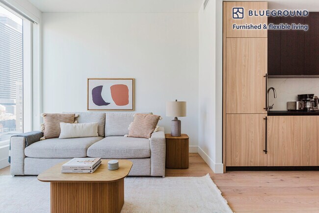 312 W 43rd St in New York, NY - Building Photo - Building Photo
