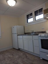 16 Oak St, Unit 16 Oak Street up in Glens Falls, NY - Building Photo - Building Photo