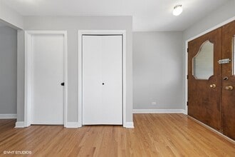 7532 Sheridan Dr in Willowbrook, IL - Building Photo - Building Photo