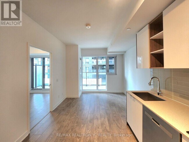 property at 543-543 Richmond St W