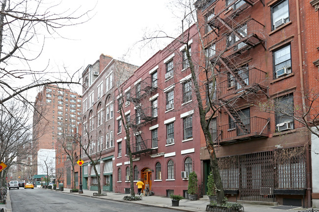 76 Horatio St in New York, NY - Building Photo - Building Photo