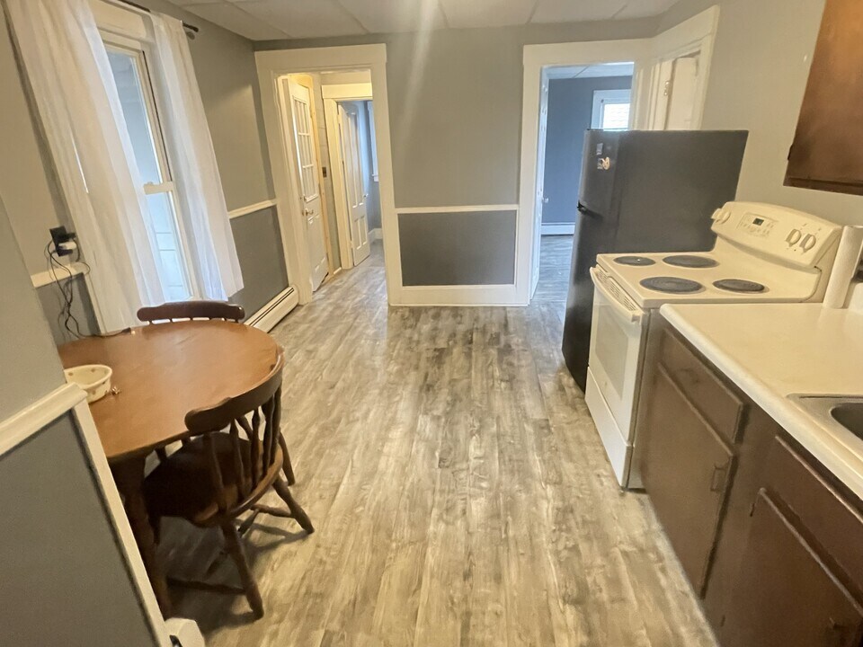 9 Mt Vernon St in Biddeford, ME - Building Photo