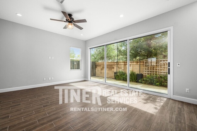 4166 Hydo Lk Wy in Sacramento, CA - Building Photo - Building Photo