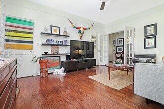 1250 Drexel Ave in Miami Beach, FL - Foto de edificio - Building Photo