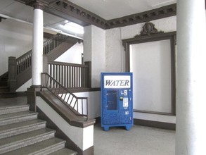 847 S Alvarado St in Los Angeles, CA - Building Photo - Lobby