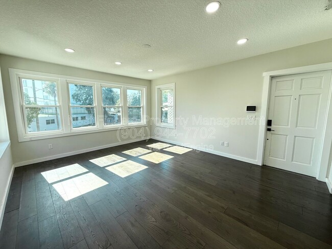 property at 1733 Memorial Park Terrace