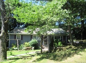 3 Twilight Rd in Rocky Point, NY - Building Photo