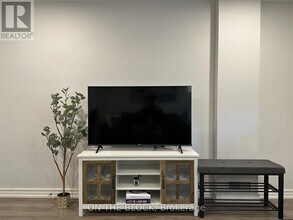 49 Leslie St in Toronto, ON - Building Photo - Building Photo