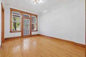 823 N Hoyne Ave in Chicago, IL - Building Photo - Building Photo