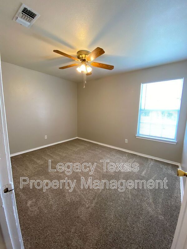 701 Miracle Ln in Cleburne, TX - Building Photo - Building Photo