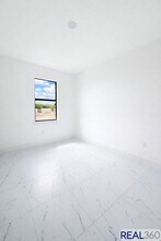 2416-2418 Xelda Ave N in Lehigh Acres, FL - Foto de edificio - Building Photo