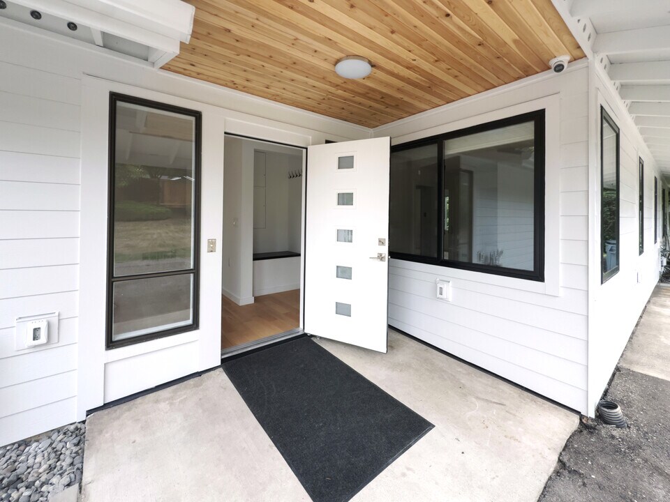 600 124th Ave NE in Bellevue, WA - Building Photo