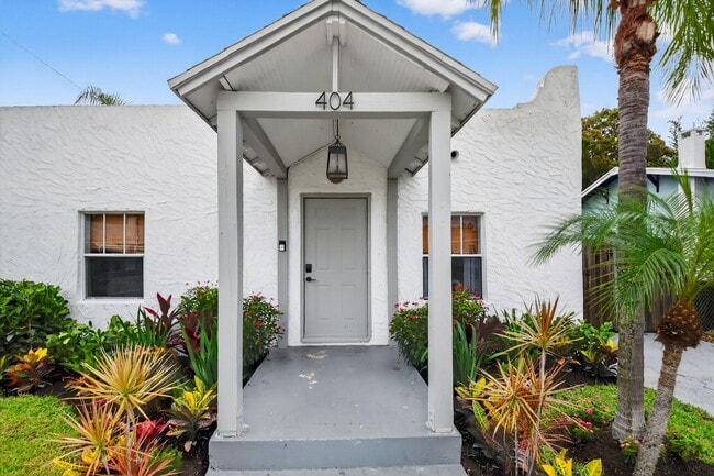 property at 404 S M St