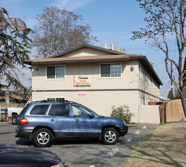 28th Street in Bakersfield, CA - Building Photo - Building Photo