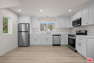 1509 Edris Dr in Los Angeles, CA - Building Photo - Building Photo