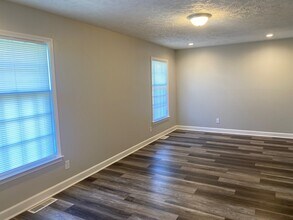 1608 Hollywood Dr, Unit E in Jackson, TN - Building Photo - Building Photo