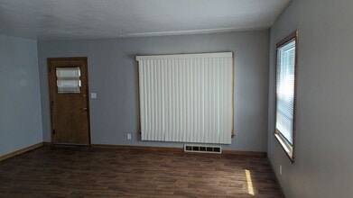 637-639 Home Park Blvd in Waterloo, IA - Building Photo - Building Photo