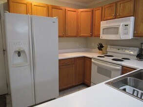 549 Park Pl Dr in Kaiser, MO - Building Photo - Building Photo