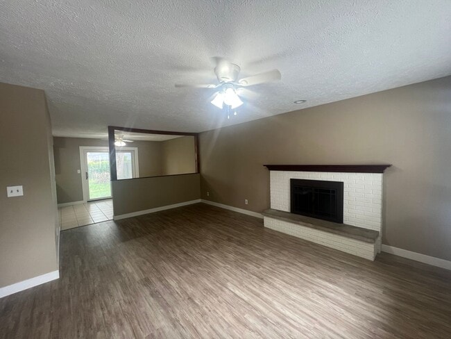 108 Sorrento Villa in Springfield, IL - Building Photo - Building Photo