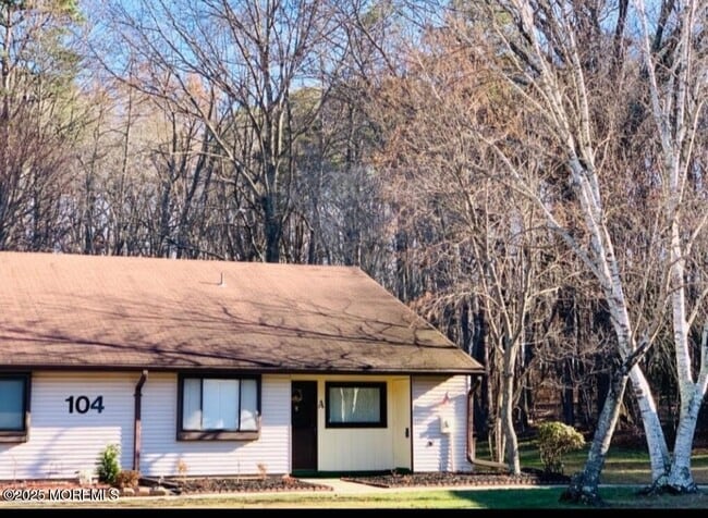 property at 104 Amberly Dr