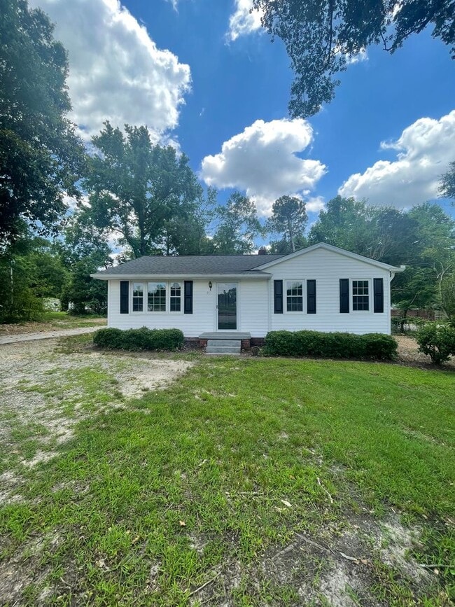 property at 911 N Main St
