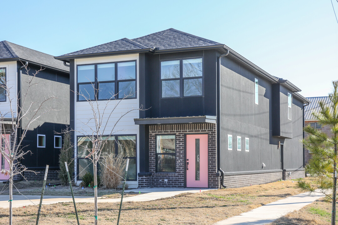 115 1st st in Owasso, OK - Building Photo