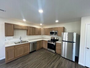 146-146 Weise Pkwy in Bourbon, MO - Building Photo - Building Photo