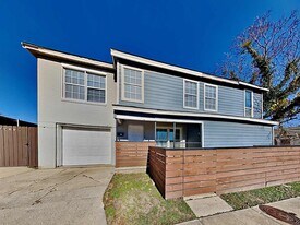 403 E Standifer St in McKinney, TX - Building Photo