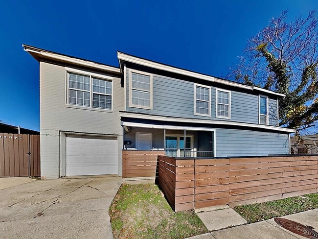 property at 403 E Standifer St