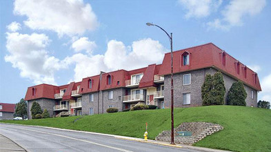 Mickley Run Apartments in Whitehall, PA - Building Photo - Building Photo