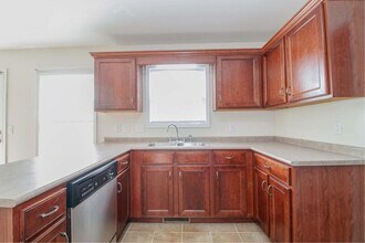 2498 Hattington Dr in Clarksville, TN - Building Photo - Building Photo