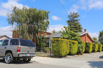 257 Willow Ave in Hayward, CA - Building Photo - Building Photo