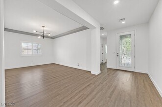 913 Hickory Park St in Las Vegas, NV - Building Photo - Building Photo