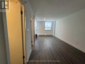 135 Tyndall Ave in Toronto, ON - Building Photo - Building Photo