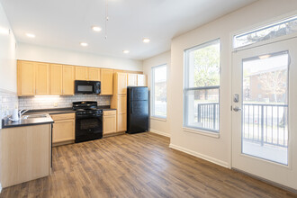 Beecher Terrace Apartments in Louisville, KY - Building Photo - Interior Photo