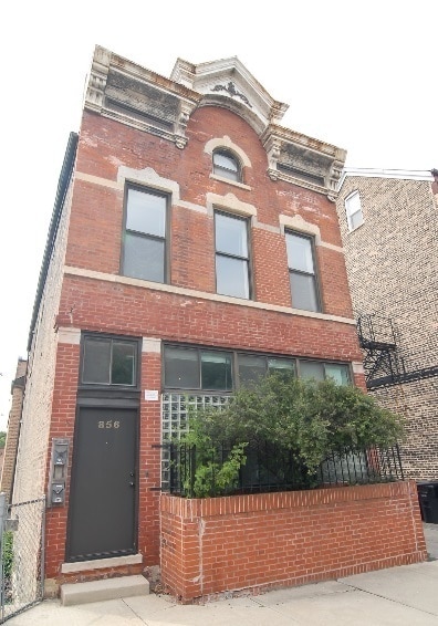 property at 856 N May St