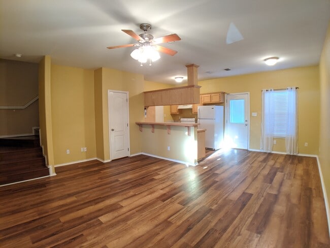 808 W Arroyo Park Ln, Unit #B