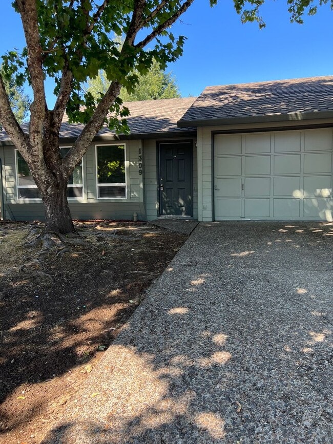 property at 1309 SW Hilary St
