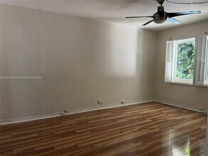 9920 Collins Ave in Bal Harbour, FL - Building Photo - Building Photo