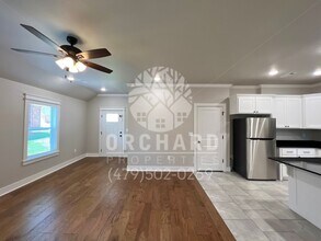 591 Bradford Dr in Springdale, AR - Building Photo - Building Photo