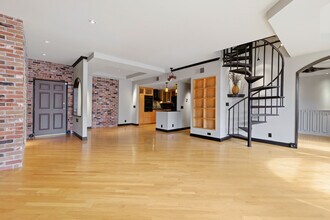 14960 Dickens St, Unit 303 in Sherman Oaks, CA - Foto de edificio - Building Photo