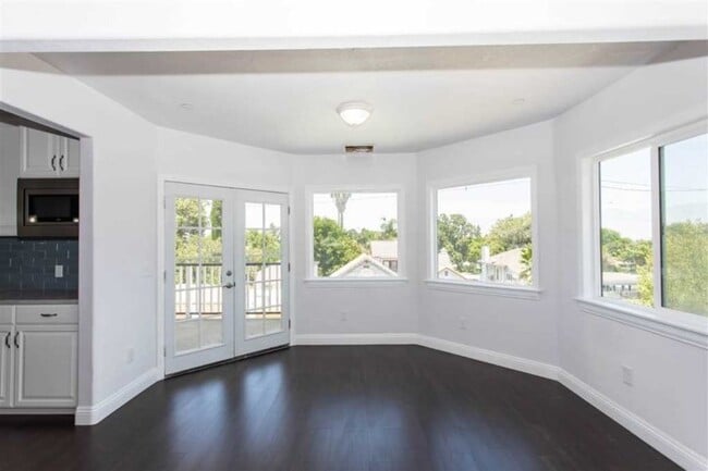 259 E Crescent Ave in Redlands, CA - Building Photo - Building Photo
