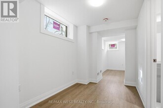 85 Allanbrooke Dr in Toronto, ON - Building Photo - Building Photo