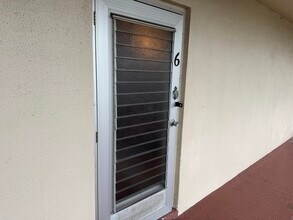 502 Davis Rd in Palm Springs, FL - Building Photo - Building Photo