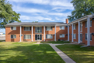 Livonia Apartments in Livonia, MI - Foto de edificio - Building Photo