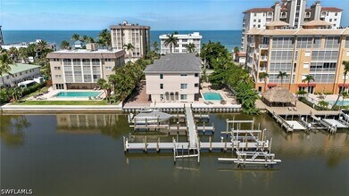 9517 Gulf Shore Dr in Naples, FL - Building Photo - Building Photo